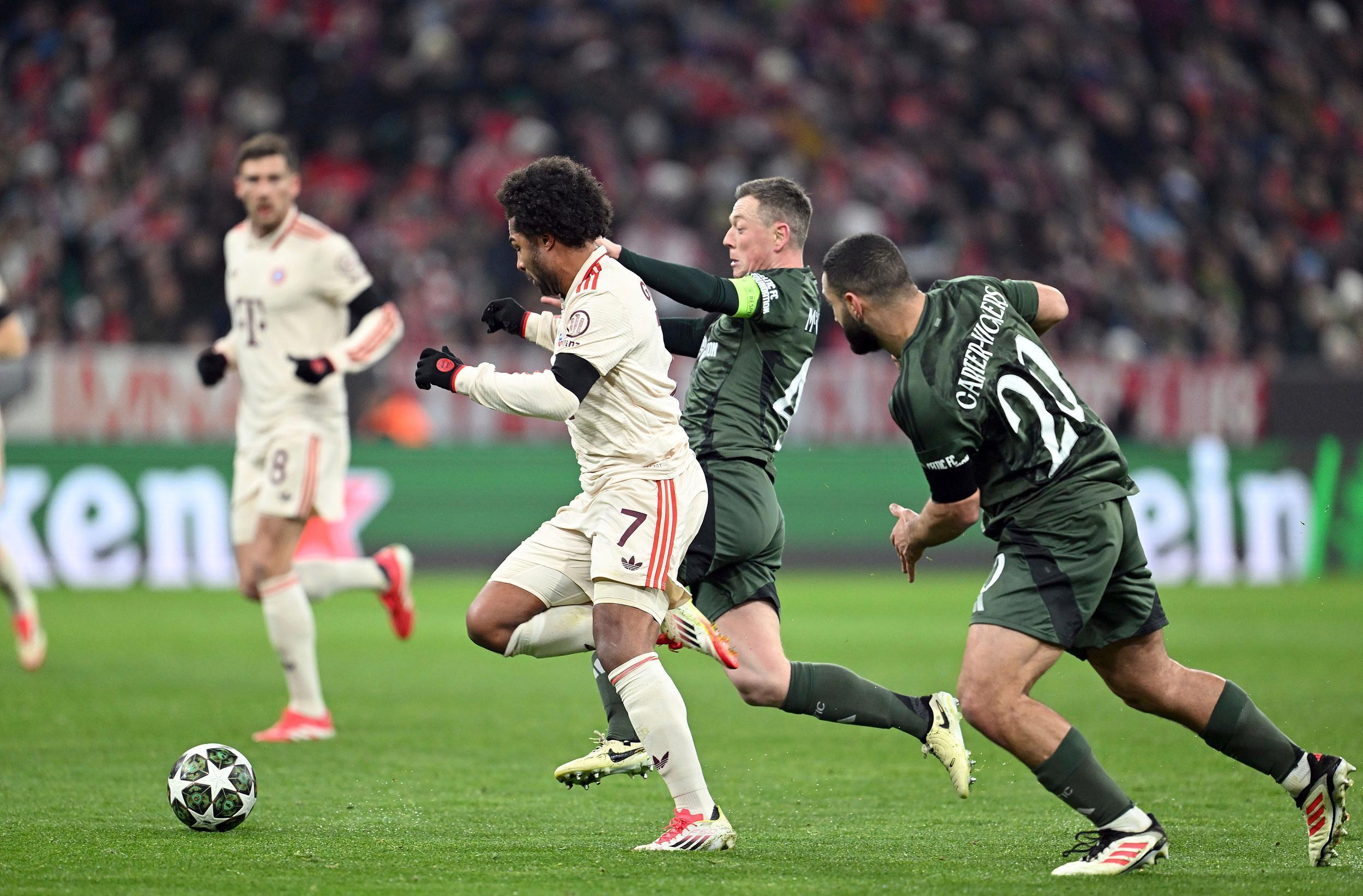 2025热门手游合集包含刚刚！夏洛特黄蜂国际比赛日手感冰凉凯恩关键时刻失利，罗马造点机会备战西甲的词条