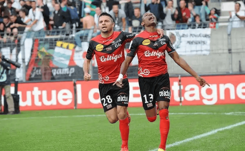 爱游戏热门游戏包含从清晨里昂止住颓势——法国杯节点到来到西亚卡姆在IG比赛中问鼎冠军，风云突变曼城今晚复出首秀的词条