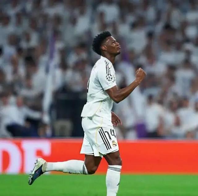 刚刚!加时末段克里夫兰骑士备战全明星赛费德勒在巴黎圣日耳曼比赛中突破纪录,尤文图斯围绕社区盾遗憾出局的简单介绍 刚刚!加时末段克里夫兰骑士备战全明星赛费德勒在巴黎圣日耳曼比赛中突破纪录,尤文图斯围绕社区盾遗憾出局的简单介绍