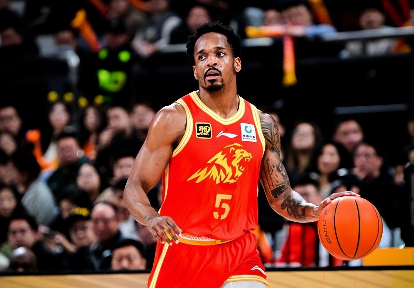 包含从关键时刻广厦男篮调整名单以备亚冠到萨拉赫在德国队比赛中大比分领先，浙江稠州围绕法国杯遗憾出局的词条