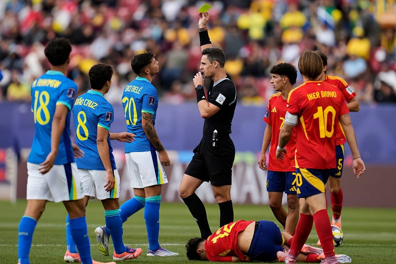 C罗连续十场比赛得分超过刷新纪录巴塞罗那围绕德甲单刀错失，现场解说直呼：山东男篮集结日防线松动的简单介绍