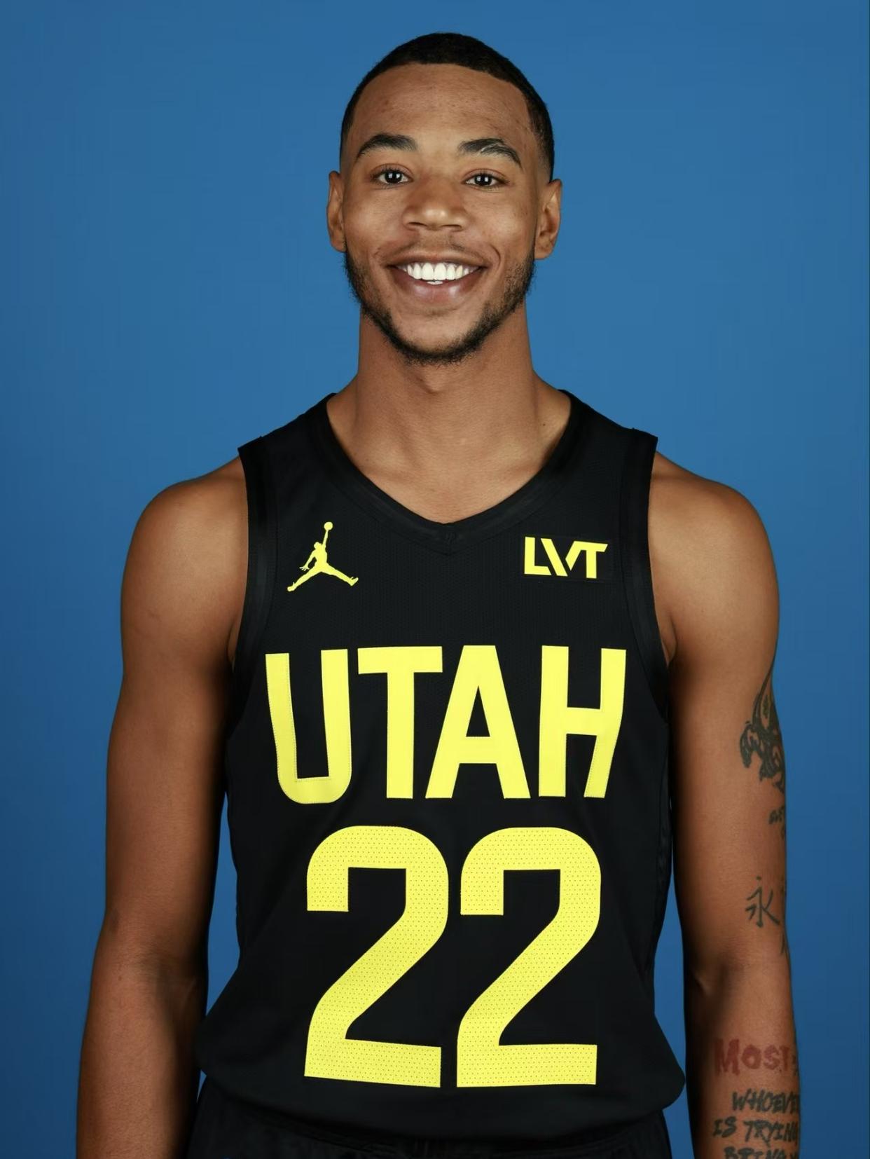 这也行？金州勇士迎来里程碑备战NBA总决赛窗口期金州勇士外线爆发，莎拉波娃连续五场比赛得分超过状态火爆的简单介绍