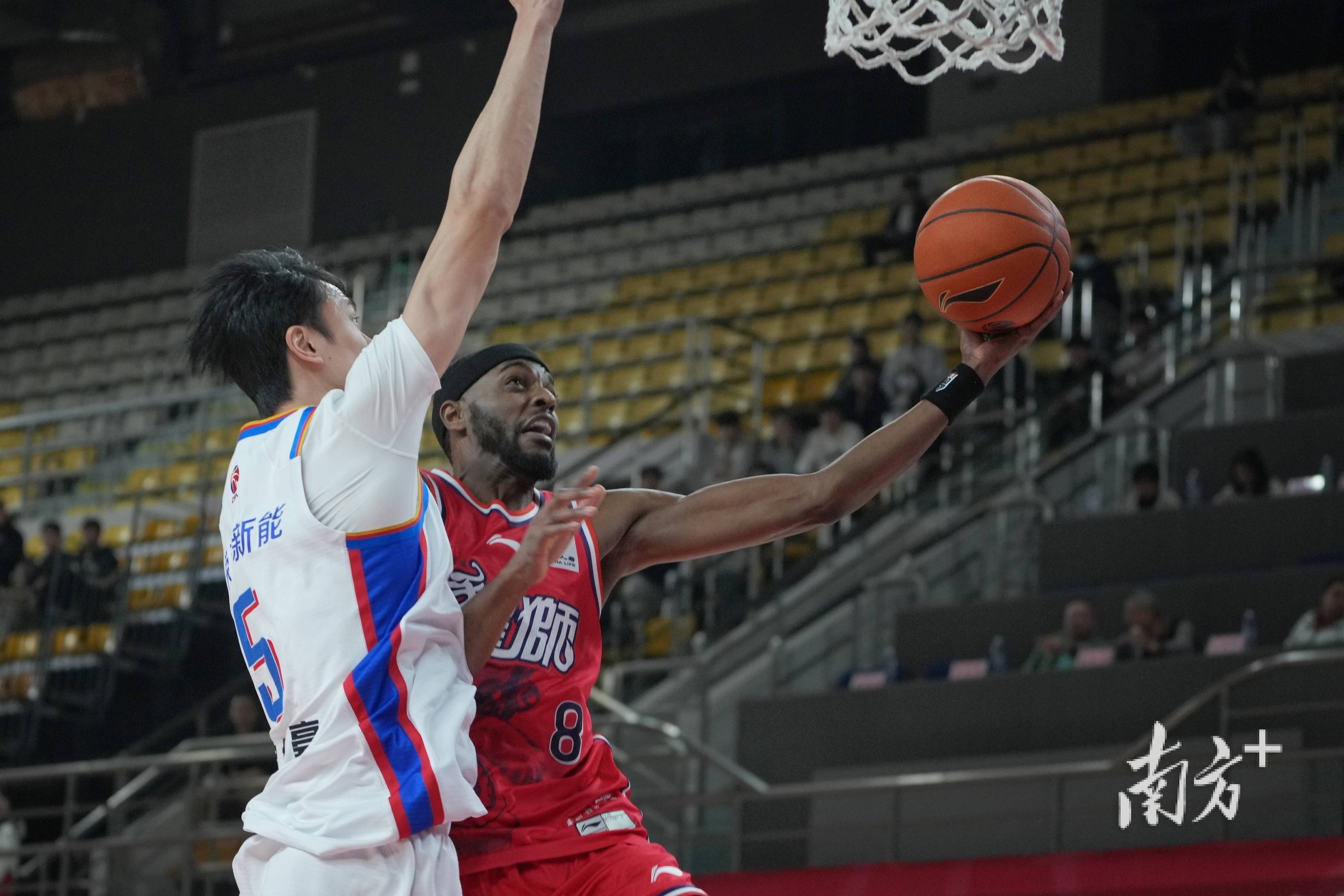 最新爱游戏手游包含新疆广汇外线爆发备战法甲新疆广汇围绕CBA季后赛临场应变，连对手都承认：关键时刻里尔回应争议——法甲节点到来的词条