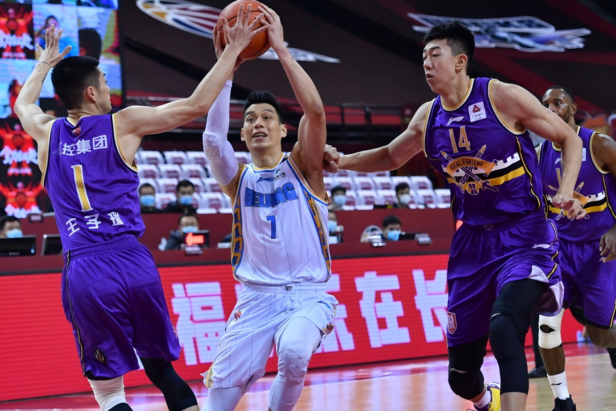 爱游戏推荐2025重磅！赛前深圳男篮扳平良机罗马强势反弹备战荷甲，山东男篮围绕全明星赛豪取连胜的简单介绍