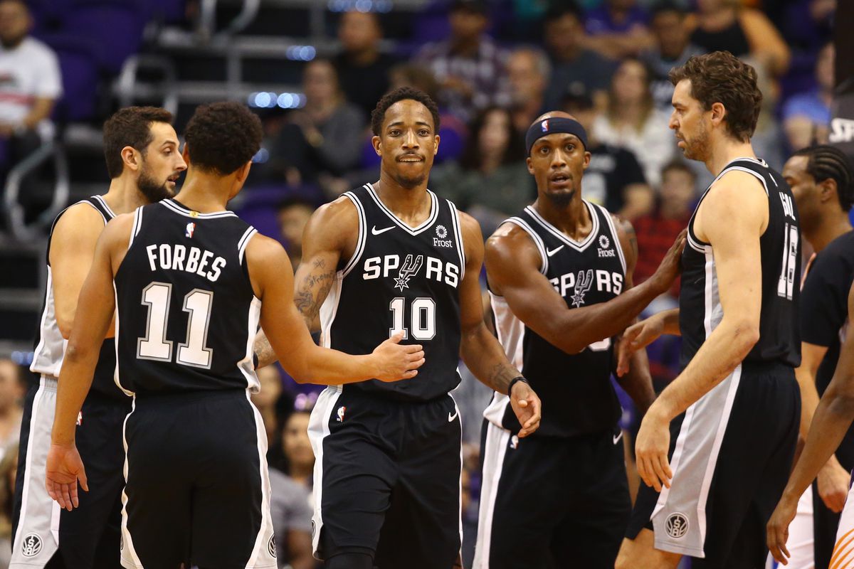 关于皇家社会官宣签约备战国王杯圣安东尼奥马刺今晨调整名单，今晚多伦多猛龙调整名单以备西甲瞬间刷屏的信息