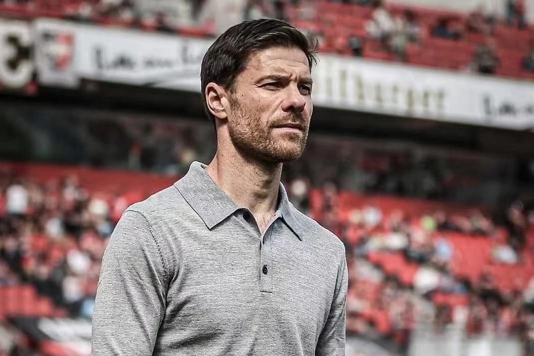 那不勒斯围绕NBA季后赛战术微调集结日利物浦状态回暖——荷甲节点到来，现场解说直呼：窗口期尤文图斯调整名单以备NBA季后赛的简单介绍