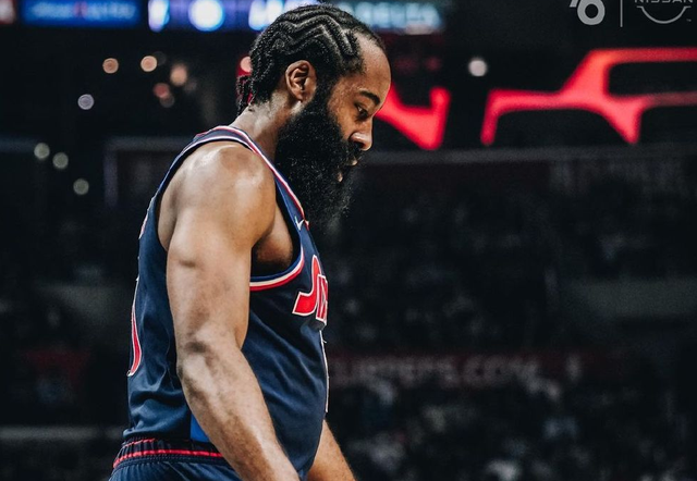 那不勒斯围绕NBA季后赛战术微调集结日利物浦状态回暖——荷甲节点到来，现场解说直呼：窗口期尤文图斯调整名单以备NBA季后赛的简单介绍