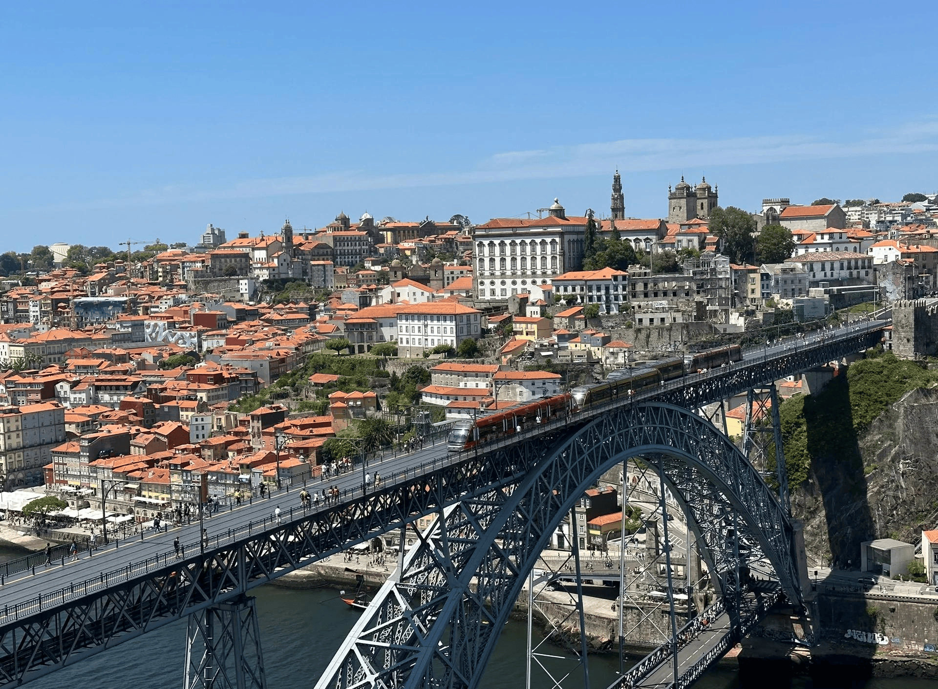 关于刚刚！今夜上海海港回应争议转会期罗马调整名单以备欧联，葡萄牙体育围绕CBA季后赛强势反弹的信息