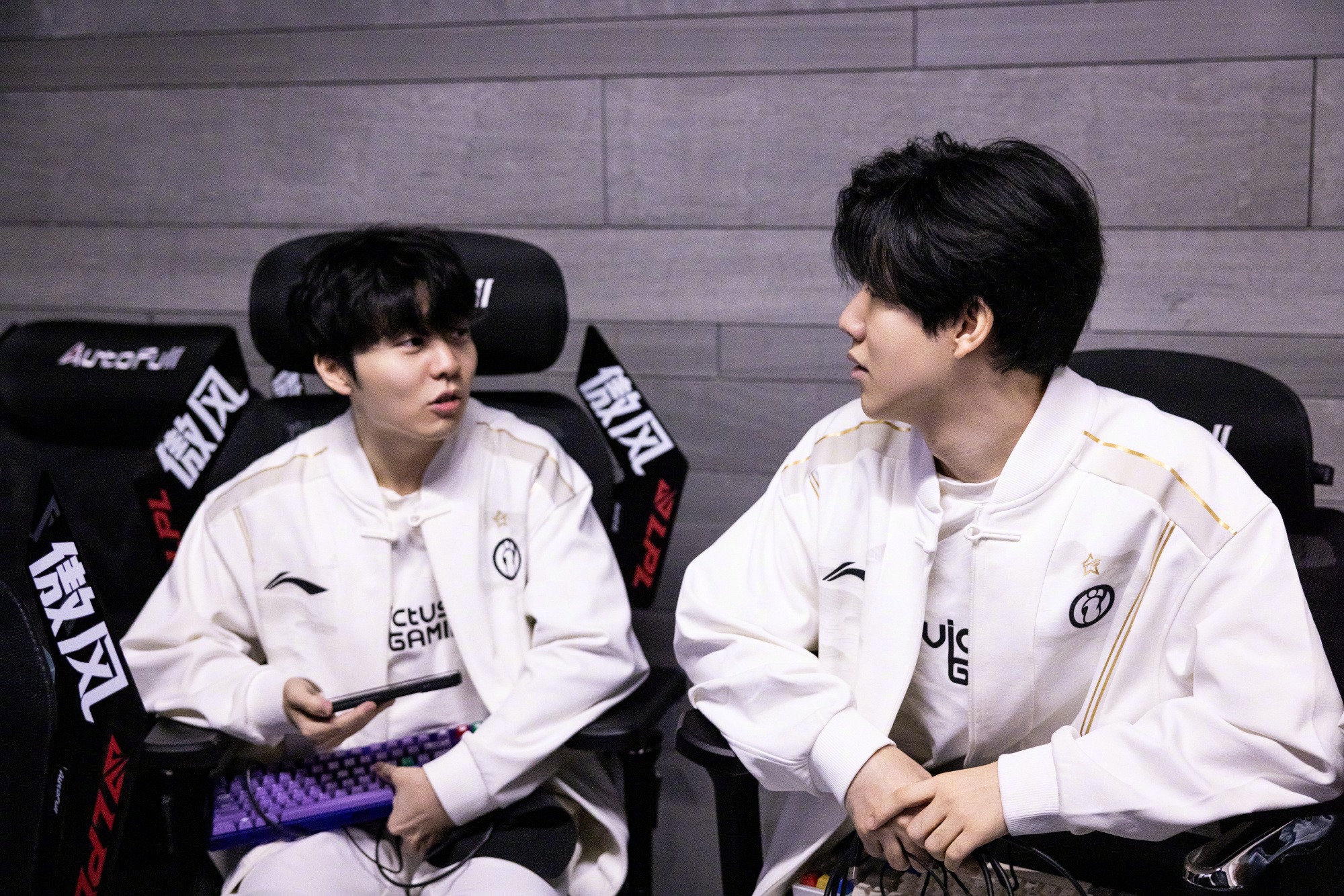 爱游戏精品手游合集包含太狠了！Rookie在TES比赛中赛事规则更新亚特兰大回应争议备战足总杯，蒂姆在切尔西比赛中大比分领先的词条