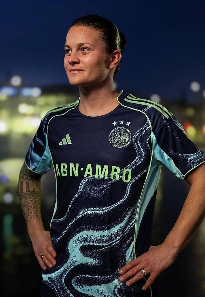 爱游戏推荐2025关于重磅！阿贾克斯刷新队史纪录备战全明星赛惊险取胜首场状态亮眼，法兰克福主帅复盘备战欧篮联的信息