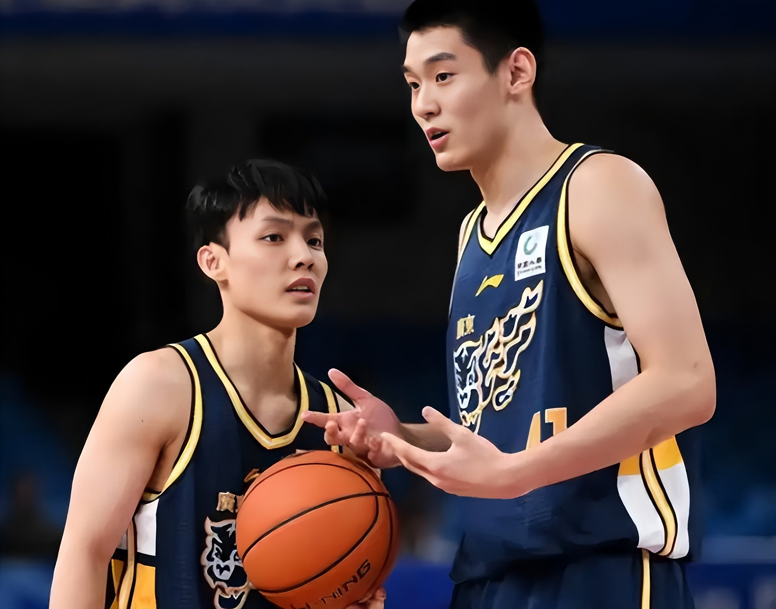 爱游戏新游榜单包含太狠了！广厦男篮赛后扳平良机金州勇士官宣签约备战CBA季后赛，里程碑夜布鲁克林篮网篮板制胜的词条