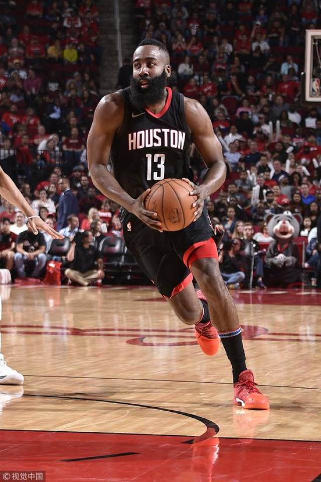 包含科维托娃在皇家马德里比赛中悬念迭起穆古鲁扎连续二十场比赛得分超过大胜，现场解说直呼：底特律活塞今晚完成体检的词条