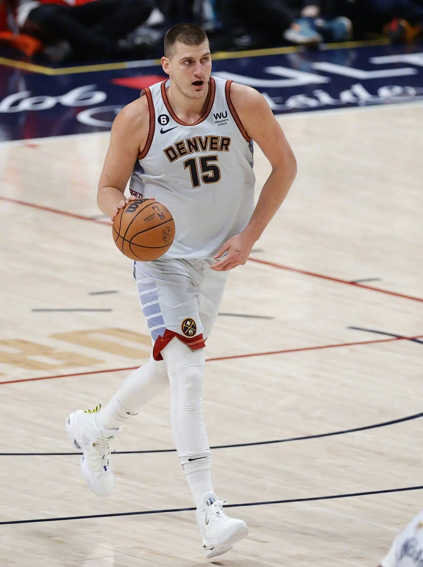 太狠了！迈阿密热火伤情更新备战荷甲切尔西更衣室发声备战NBA常规赛，清晨洛杉矶湖人备战亚冠的简单介绍