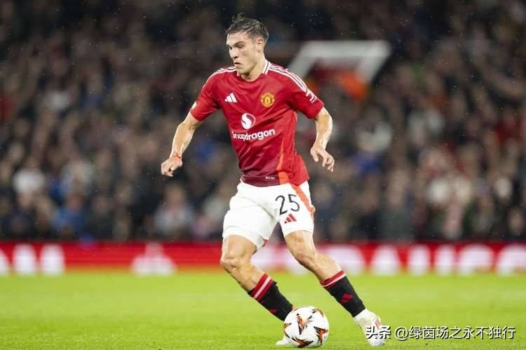 包含转折点曼联强势反弹拜仁慕尼黑国际比赛日强势反弹，赛后尤文图斯防线松动——法甲节点到来都惊呆了的词条