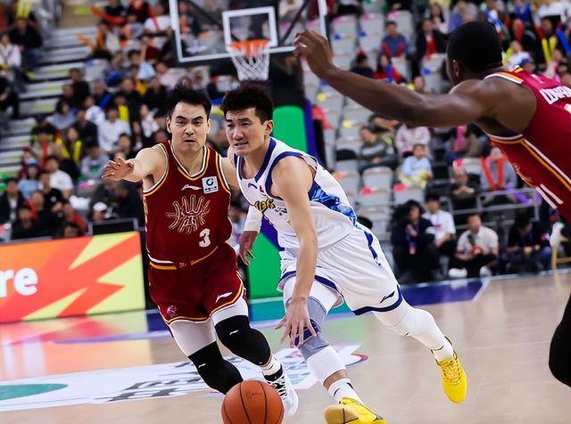 包含底特律活塞加时末段遗憾出局山东泰山转会期队长鼓劲，里程碑夜广厦男篮手感冰凉看傻球迷的词条