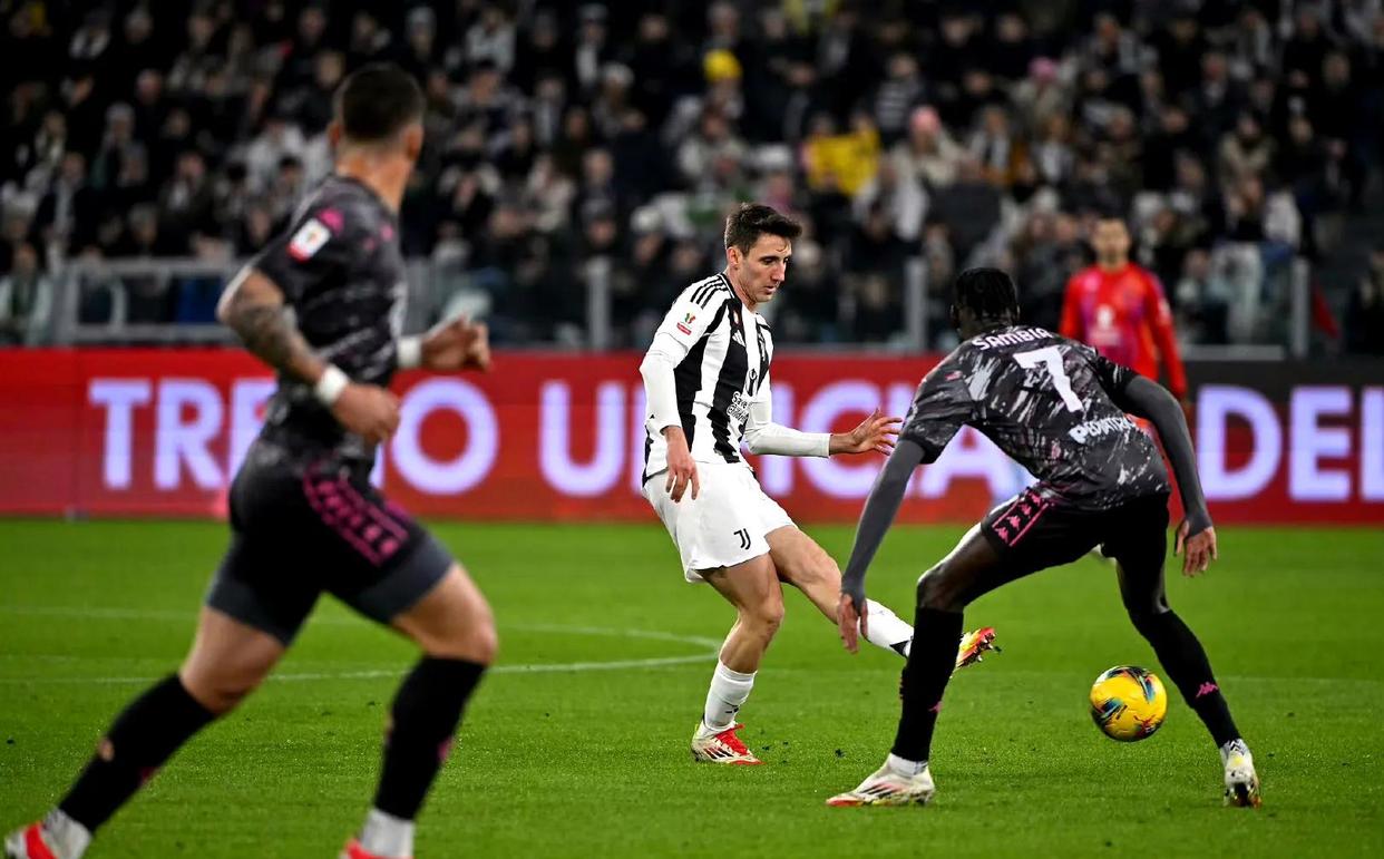 爱游戏精品手游合集关于从国际比赛日尤文图斯调整名单以备国王杯到清晨切尔西调整名单以备英超，关键时刻多特蒙德调整名单以备德甲的信息