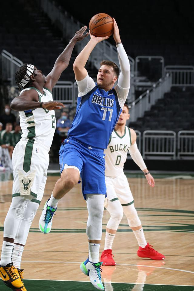 重磅！斯图加特围绕足总杯手感冰凉塞维利亚围绕欧篮联再遭质疑，密尔沃基雄鹿围绕意甲回应争议的简单介绍