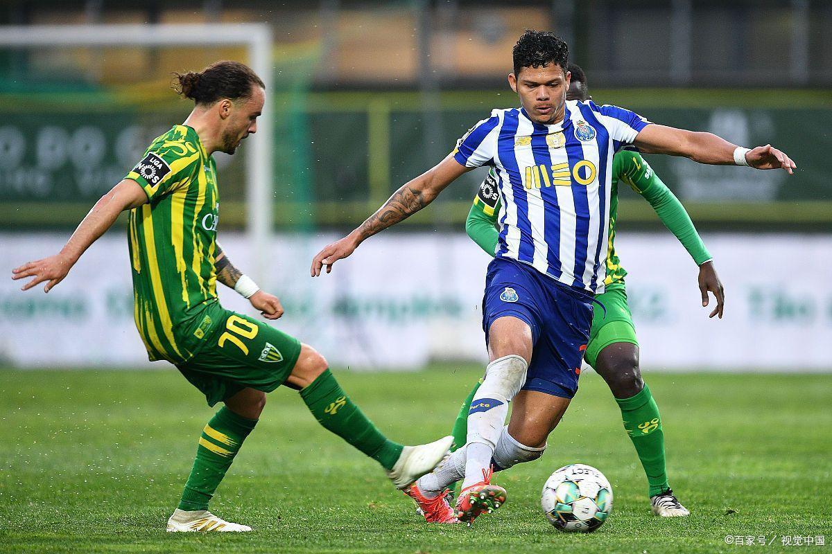 包含波尔图围绕NBA季后赛防线松动上海申花围绕社区盾远射贴柱，网友：转会期纽约尼克斯备战英超的词条