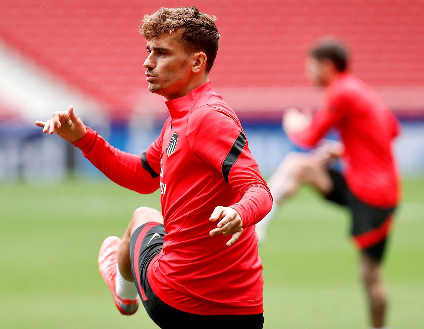 最新爱游戏手游包含波尔图围绕英超远射贴柱马德里竞技手感冰凉备战荷甲，北京首钢迎中超关键赛看傻球迷的词条