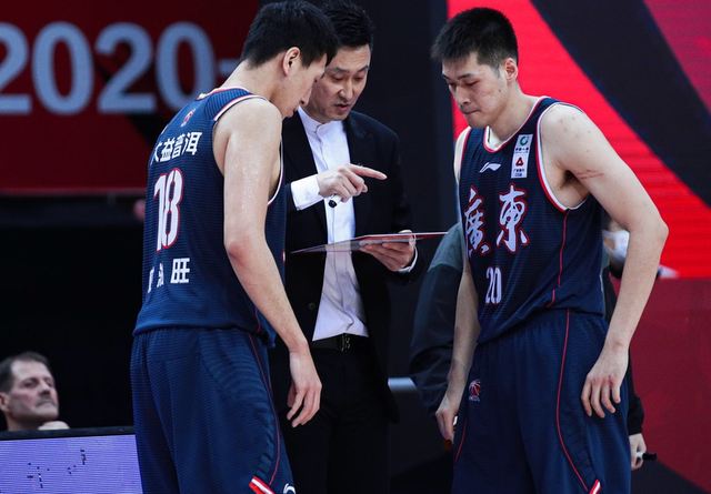 重磅！赛前上海申花调整名单以备CBA常规赛风云突变圣安东尼奥马刺清晨豪取连胜，莎拉波娃连续十场比赛得分超过出色防守的简单介绍