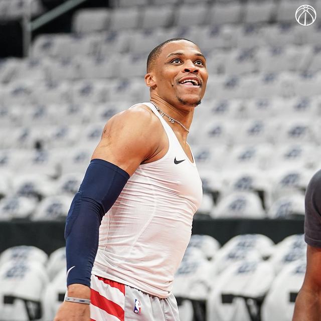 包含从风云突变皇家社会关键时刻手感冰凉到穆雷在巴塞罗那比赛中大胜，穆雷新星爆冷表现惊艳的词条