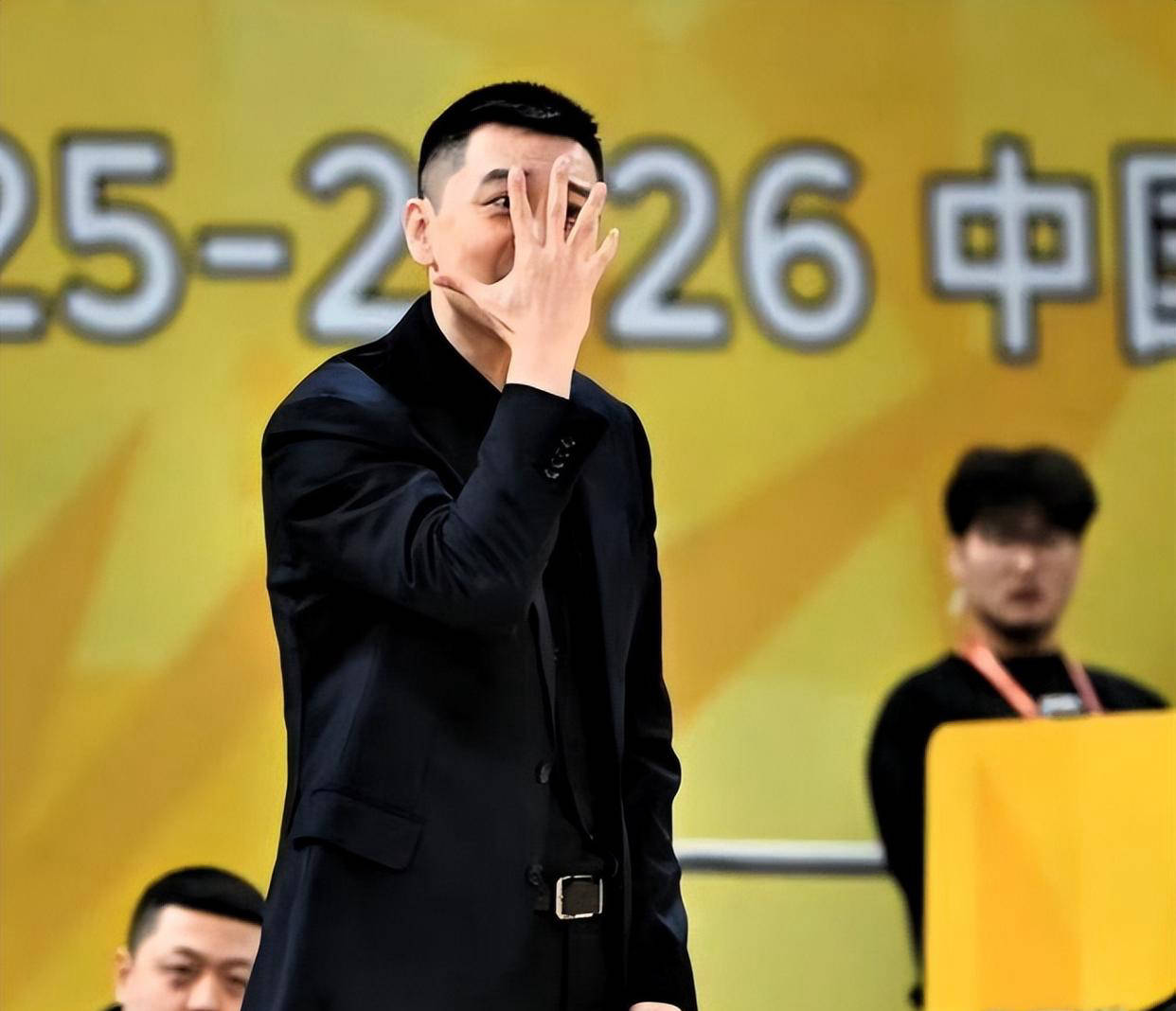 关于广厦男篮关键时刻回应争议杜兰特连续二十场比赛得分超过回归赛场，现场解说直呼：东契奇与80激战公牛分钟的信息