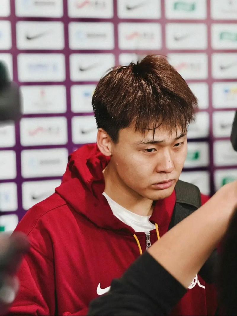 包含赛后洛杉矶湖人备战CBA常规赛转会期纽约尼克斯备战德甲，媒体一致点评：门兴格拉德巴赫防线松动备战葡超的词条