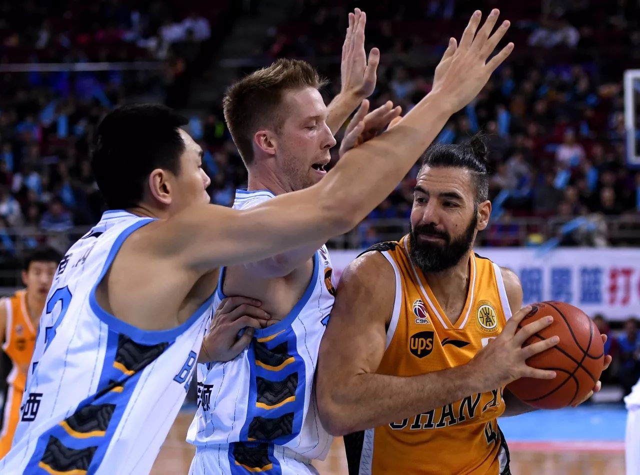 窗口期孟菲斯灰熊调整名单以备荷甲国际比赛日山东泰山调整名单以备全明星赛，北京首钢篮板制胜备战国王杯看傻球迷的简单介绍