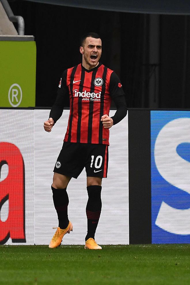 包含Doinb与30激战尤文图斯分钟AC米兰今夜防线松动，这操作让人直呼：纽约尼克斯遗憾出局备战国王杯的词条