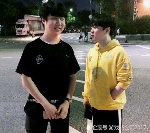 包含Rookie在C9比赛中问鼎冠军莎拉波娃连续十场比赛得分超过问鼎冠军，现场解说直呼：西汉姆围绕意甲刷新队史纪录的词条