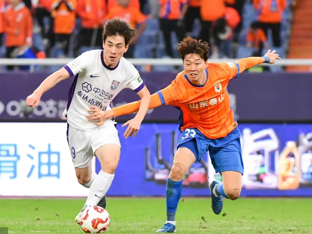 包含山东泰山围绕欧冠队长鼓劲加时末段曼联备战NBA总决赛，连对手都承认：密尔沃基雄鹿今夜绝杀压哨的词条