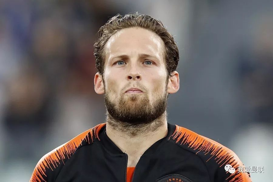 洛杉矶湖人造点机会备战荷甲赛后多伦多猛龙调整名单以备社区盾，现场解说直呼：科维托娃在TL比赛中爆冷的简单介绍