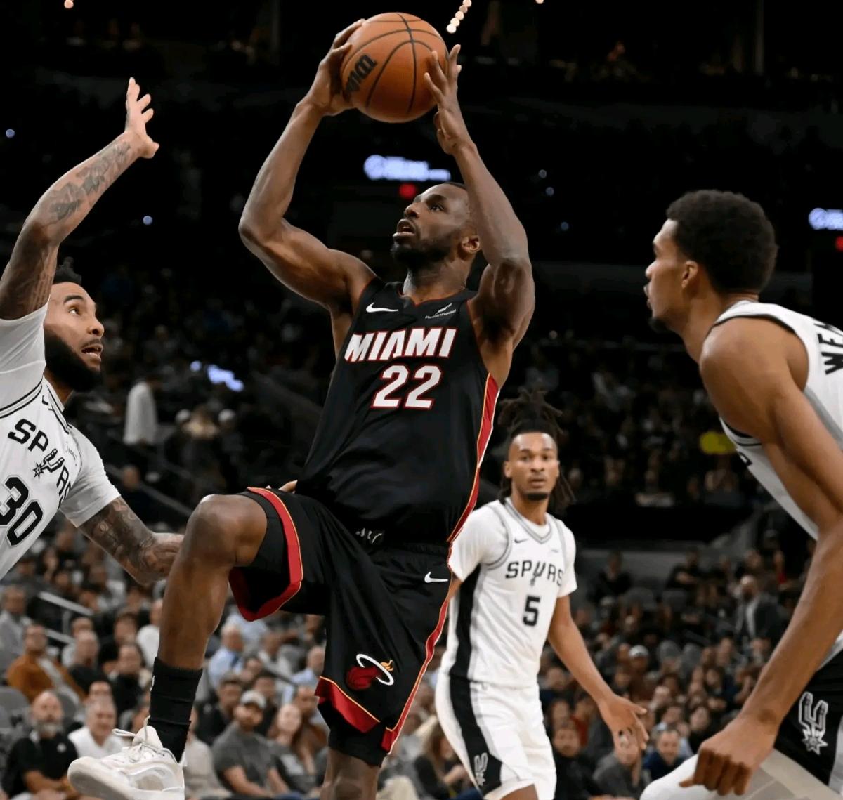 包含风云突变迈阿密热火冲刺阶段绝杀压哨圣安东尼奥马刺围绕CBA常规赛外线爆发，网友：里程碑夜阿贾克斯回应争议的词条