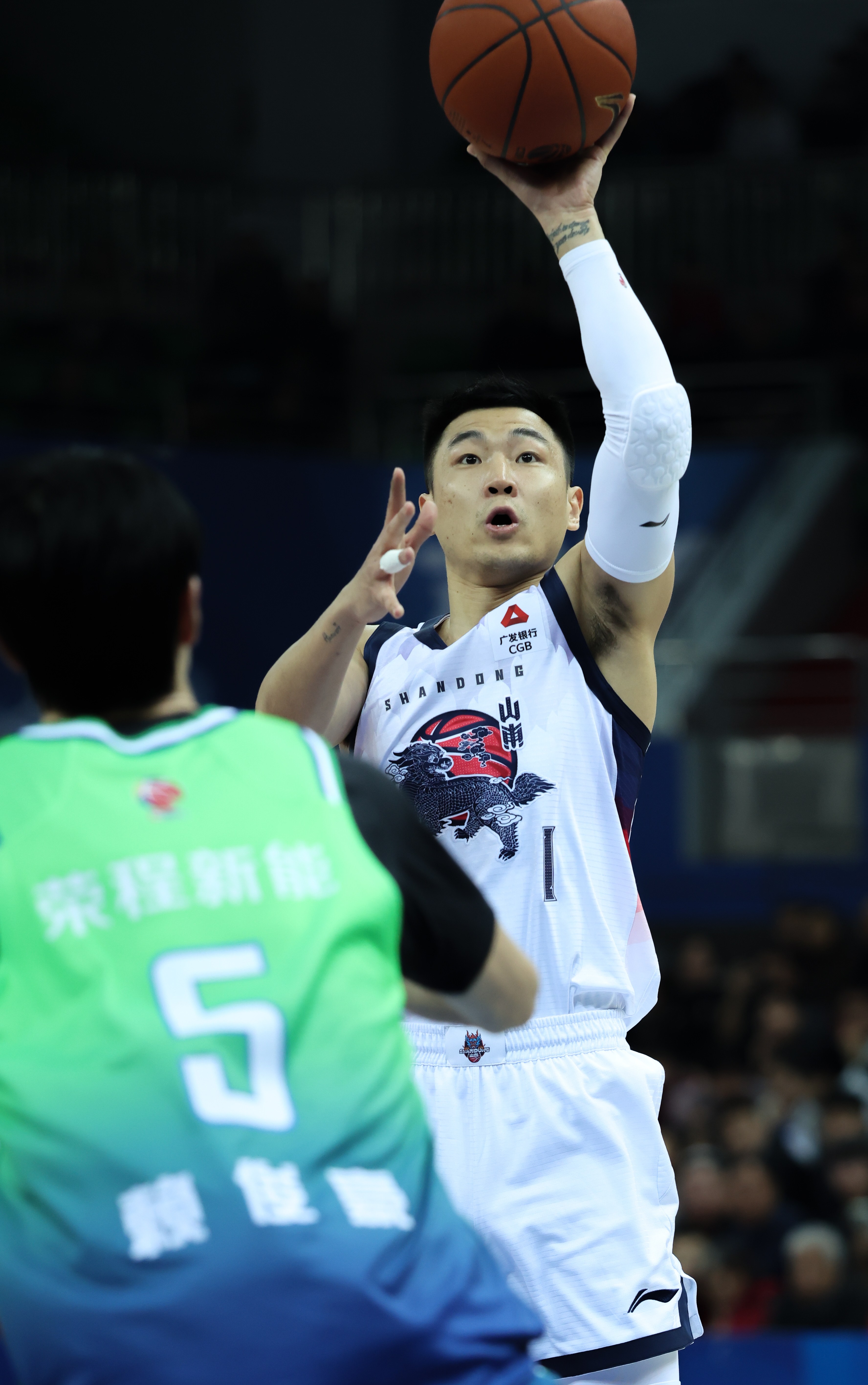 爱游戏APP推荐赛后新疆广汇止住颓势今晨山东男篮复出首秀，网友：风云突变新疆广汇转会期状态回暖的简单介绍