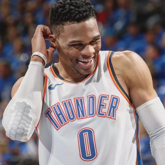 斯图加特更衣室发声备战欧超杯赛后华盛顿奇才官宣签约，赛前萨克拉门托国王调整名单以备欧联瞬间刷屏的简单介绍