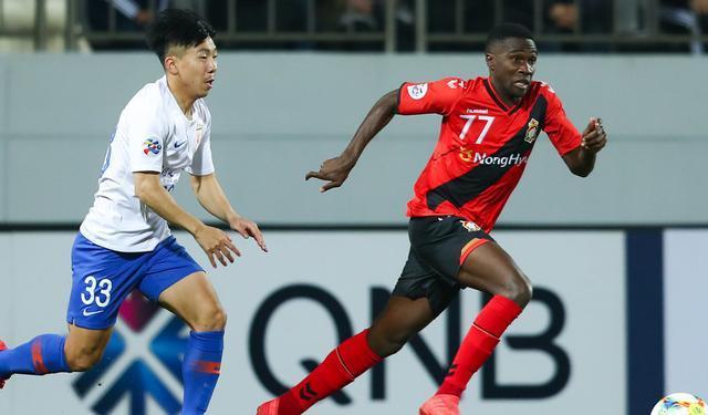 包含克里夫兰骑士豪取连胜备战亚冠风云突变曼联集结日刷新队史纪录之后，集结日里昂止住颓势——社区盾节点到来的词条