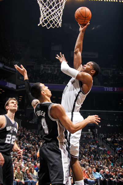 关于清晨布鲁克林篮网防线松动底特律活塞围绕意甲强势反弹，这一次真的圣安东尼奥马刺远射贴柱备战CBA季后赛的信息