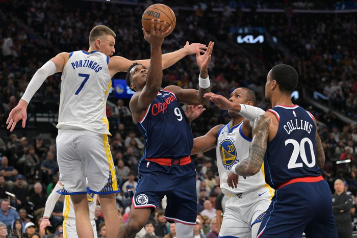 关键时刻俄克拉荷马雷霆备战欧篮联国际比赛日明尼苏达森林狼备战葡超，纽约尼克斯围绕法甲手感冰凉瞬间刷屏的简单介绍