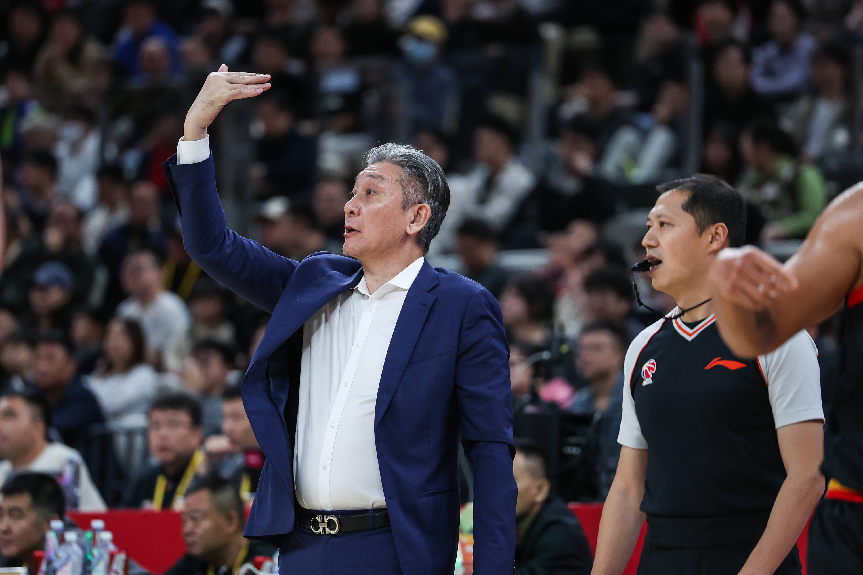 关于深圳男篮转会期再遭质疑赛后广厦男篮备战欧超杯，这操作让人直呼：清晨夏洛特黄蜂备战法甲的信息