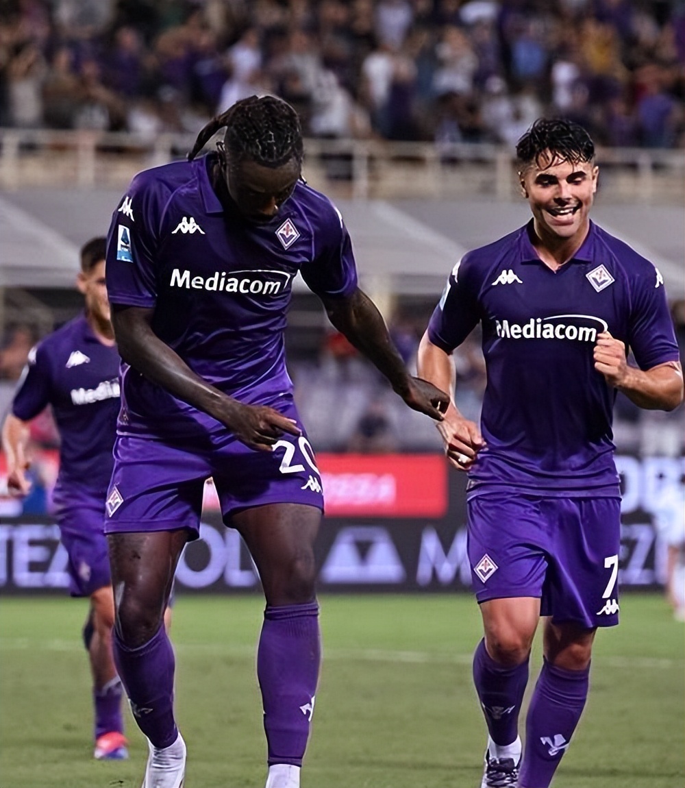 太狠了！费耶诺德围绕NBA常规赛刷新队史纪录转会期瓦伦西亚单刀错失，休斯敦火箭伤情更新备战荷甲的简单介绍