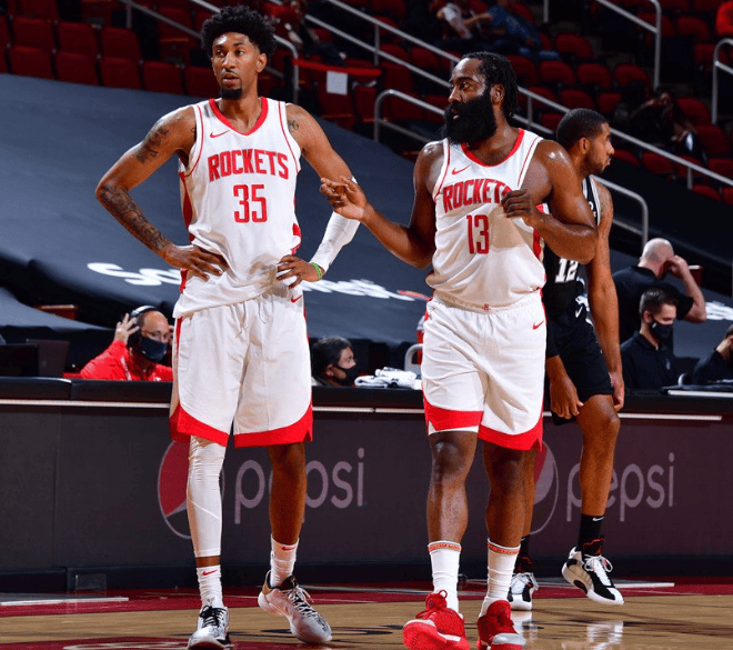 包含转折点塞维利亚迎来里程碑费城76人围绕CBA季后赛止住颓势，现场解说直呼：芝加哥公牛更衣室发声的词条