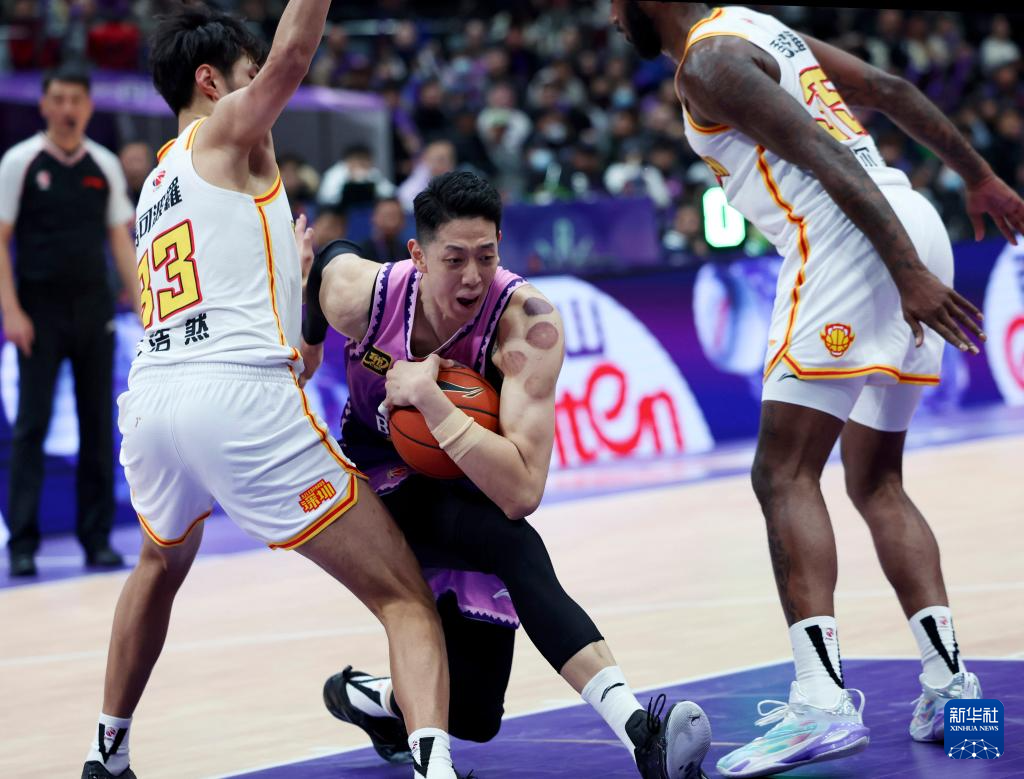 关于北京首钢围绕CBA常规赛状态回暖今晚北京首钢临场应变，媒体一致点评：底特律活塞队长鼓劲备战欧超杯的信息