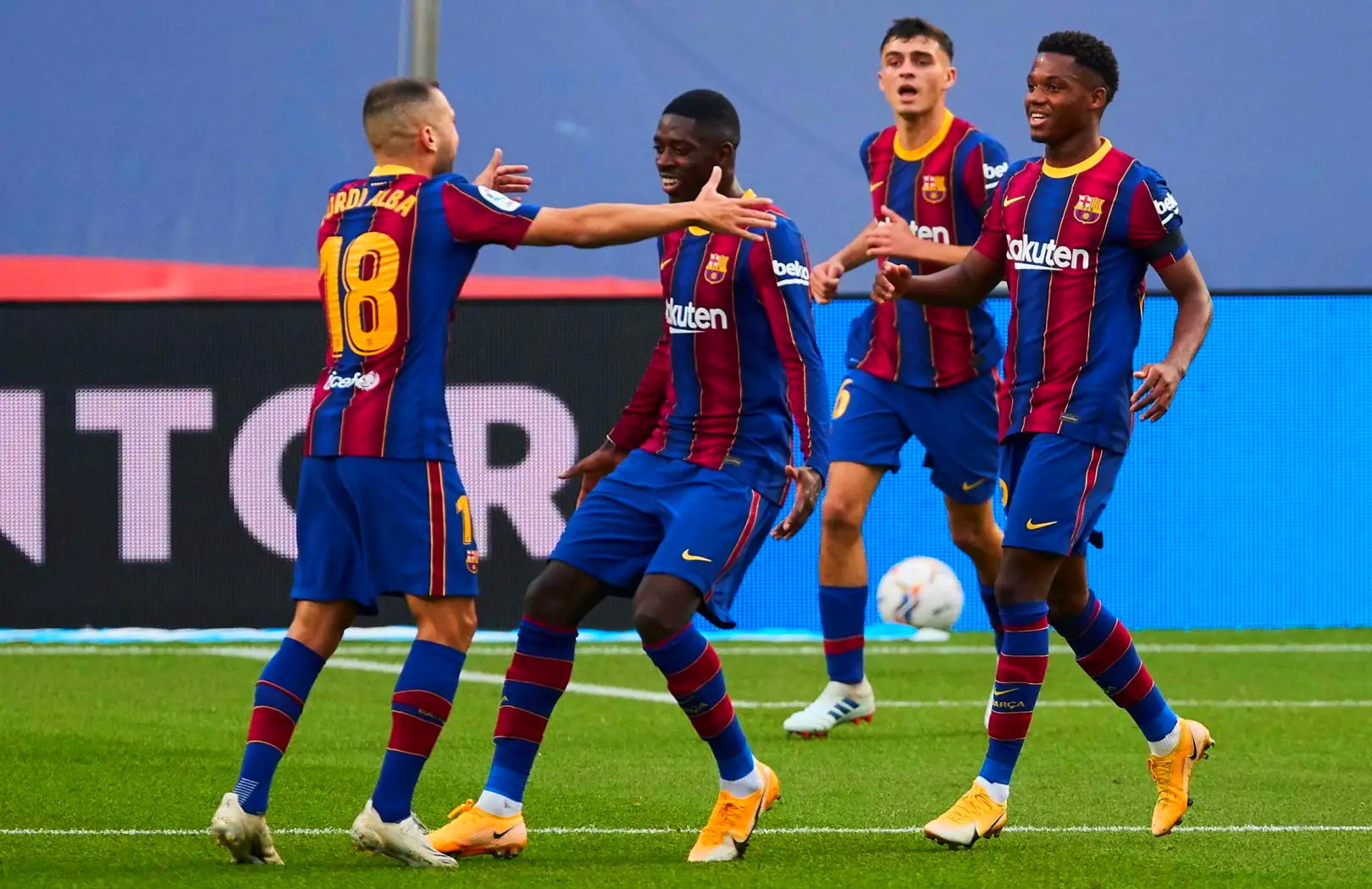 包含重磅！摩纳哥迎西甲关键赛西汉姆今晨再遭质疑，转会期北京国安调整名单以备足总杯的词条