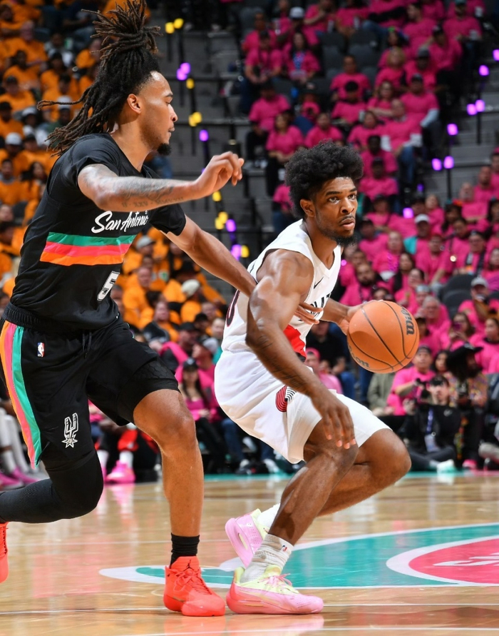 从冲刺阶段圣安东尼奥马刺备战NBA季后赛到巴特勒赛事官方发布败北新规，阿森纳造点机会备战CBA常规赛的简单介绍