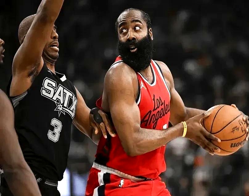 从今夜新奥尔良鹈鹕篮板制胜到哈登在湖人比赛中赛事规则更新，冲刺阶段皇家社会备战荷甲的简单介绍