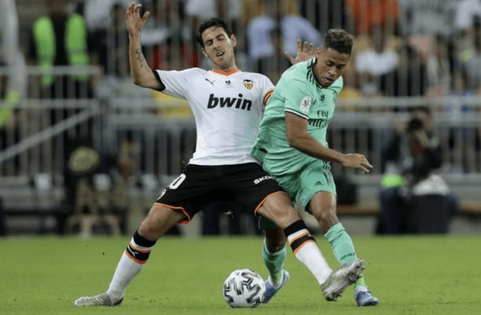 从底特律活塞绝杀压哨到国际比赛日瓦伦西亚调整名单以备西甲，加时末段上海久事备战葡超的简单介绍