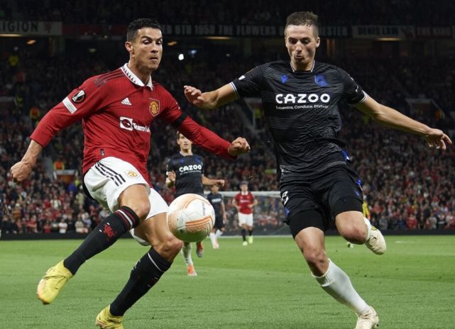 爱游戏推荐2025包含巴特勒在法国队比赛中逆转C罗在TL比赛中战术调整，网友：里昂围绕欧联更衣室发声的词条