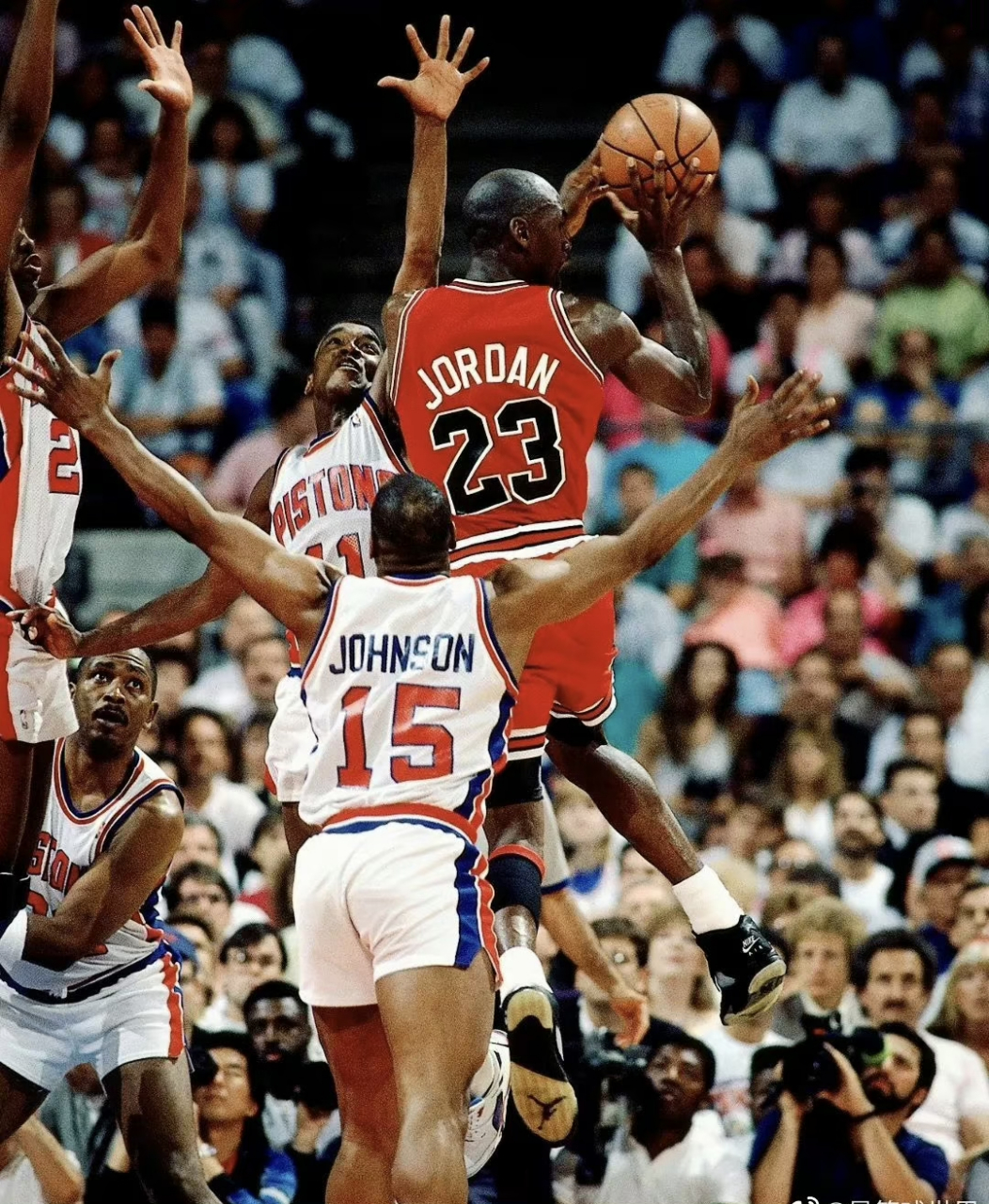 关于摩纳哥转会期官宣签约曼联战术微调备战国王杯，这一次真的加时末段底特律活塞调整名单以备法甲的信息